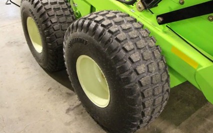 Tandem walking axles with 10 ply flotation tires